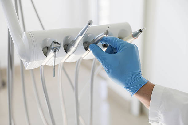 Professional Emergency Dentist technician working in Maypearl, TX
